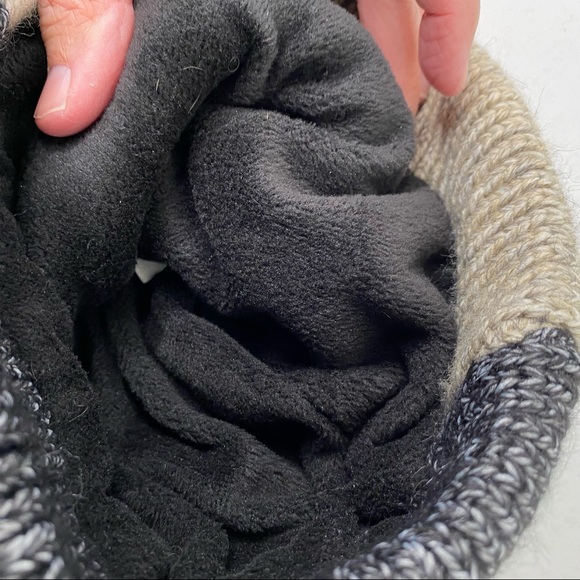 CC beanie  pom pom hat one size - Picture 3 of 6